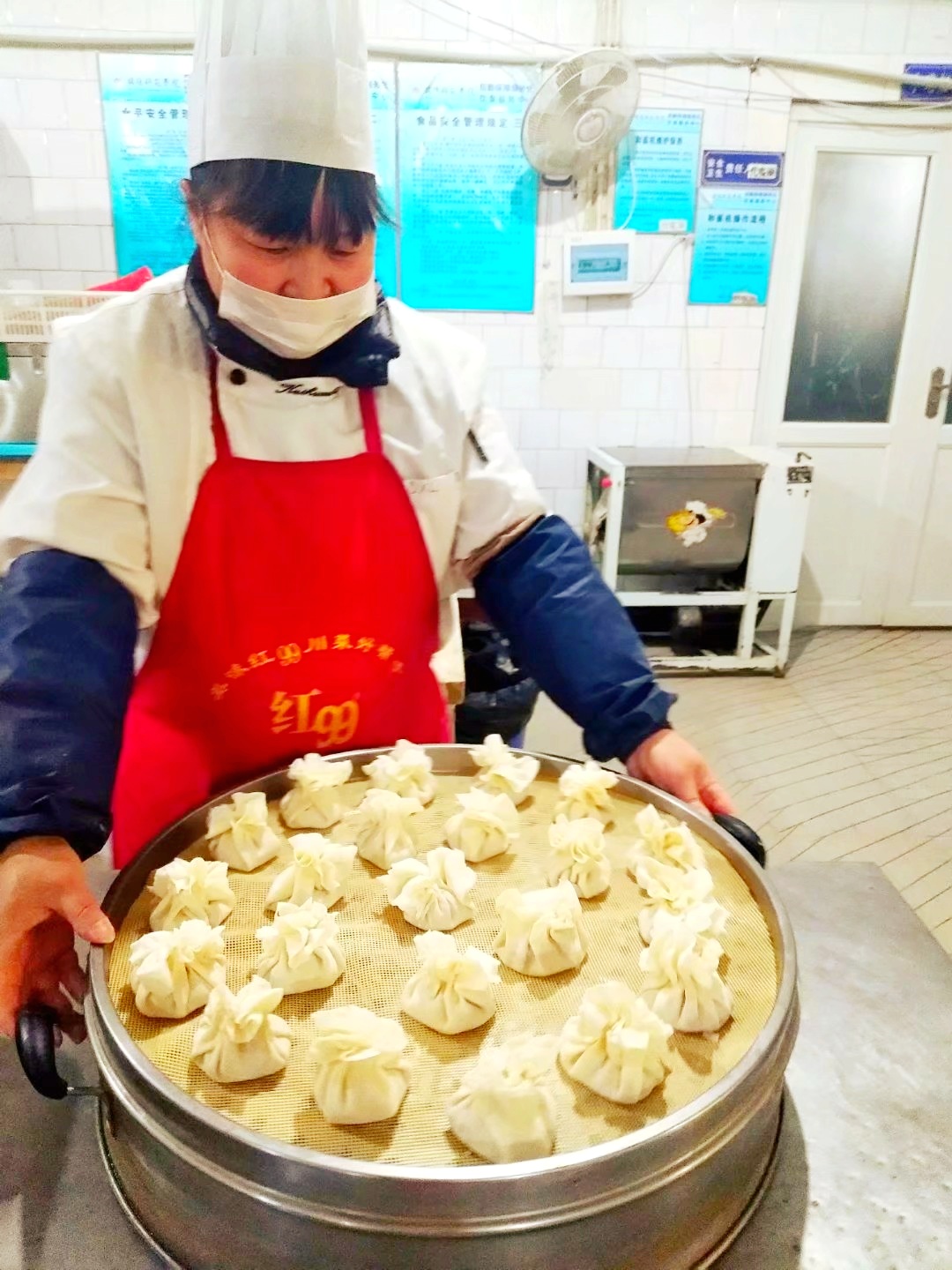 战疫中的绵师后勤人代晓丽关键时刻能多做就多做点
